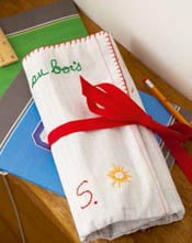 trousse scolaire colorée