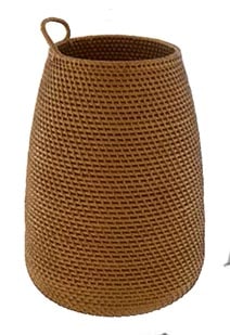 Corbeille en rotin tressé