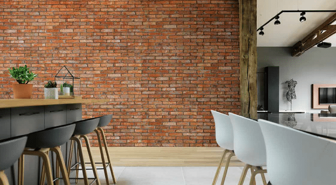 Vintage ton rouge ». Ces briques anciennes en terre cuite, présentées en parements, sont un gage d’authenticité. Elles se posent avec une colle spéciale. Une plaquette mesure 24 x 5,2 x 2,2 cm. A partir de 72 €/ m². www.brikelia.fr