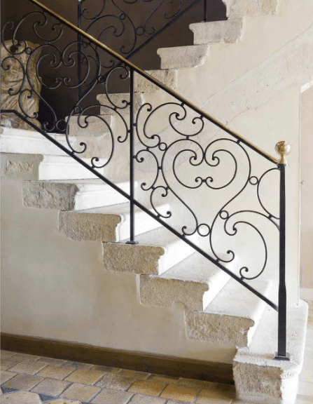 Escaliers en pierre calcaire