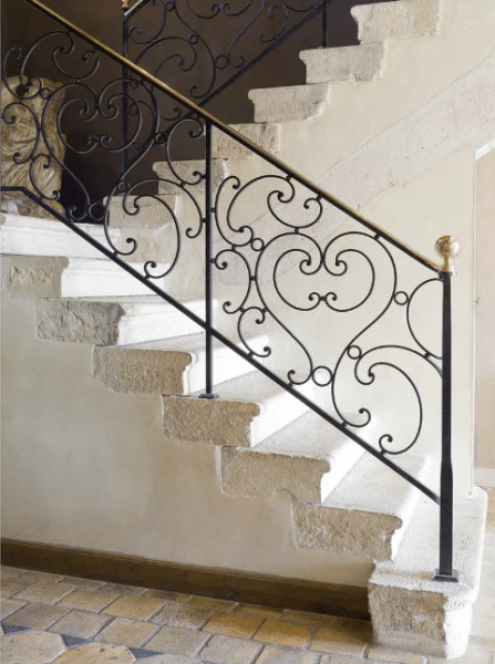 Escaliers en pierre calcaire