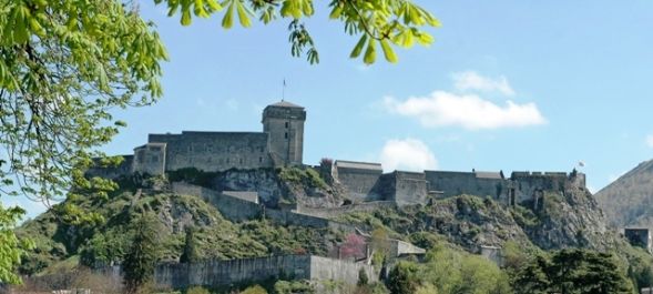 Château fort de Lourdes à visiter en famille pendant les vacances