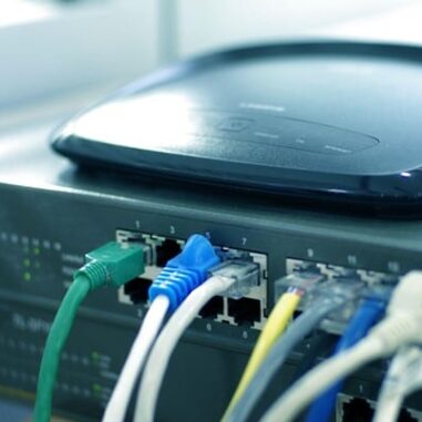 Quels meubles pour mettre votre box Internet en valeur ?