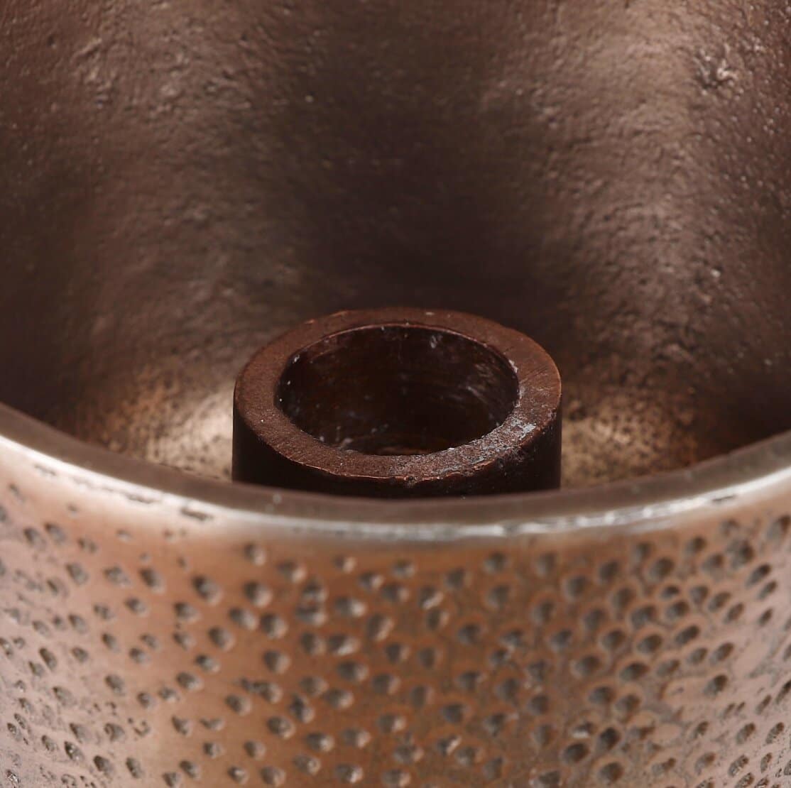 bougeoir en cuivre à intégrer dans une décoration d'automne