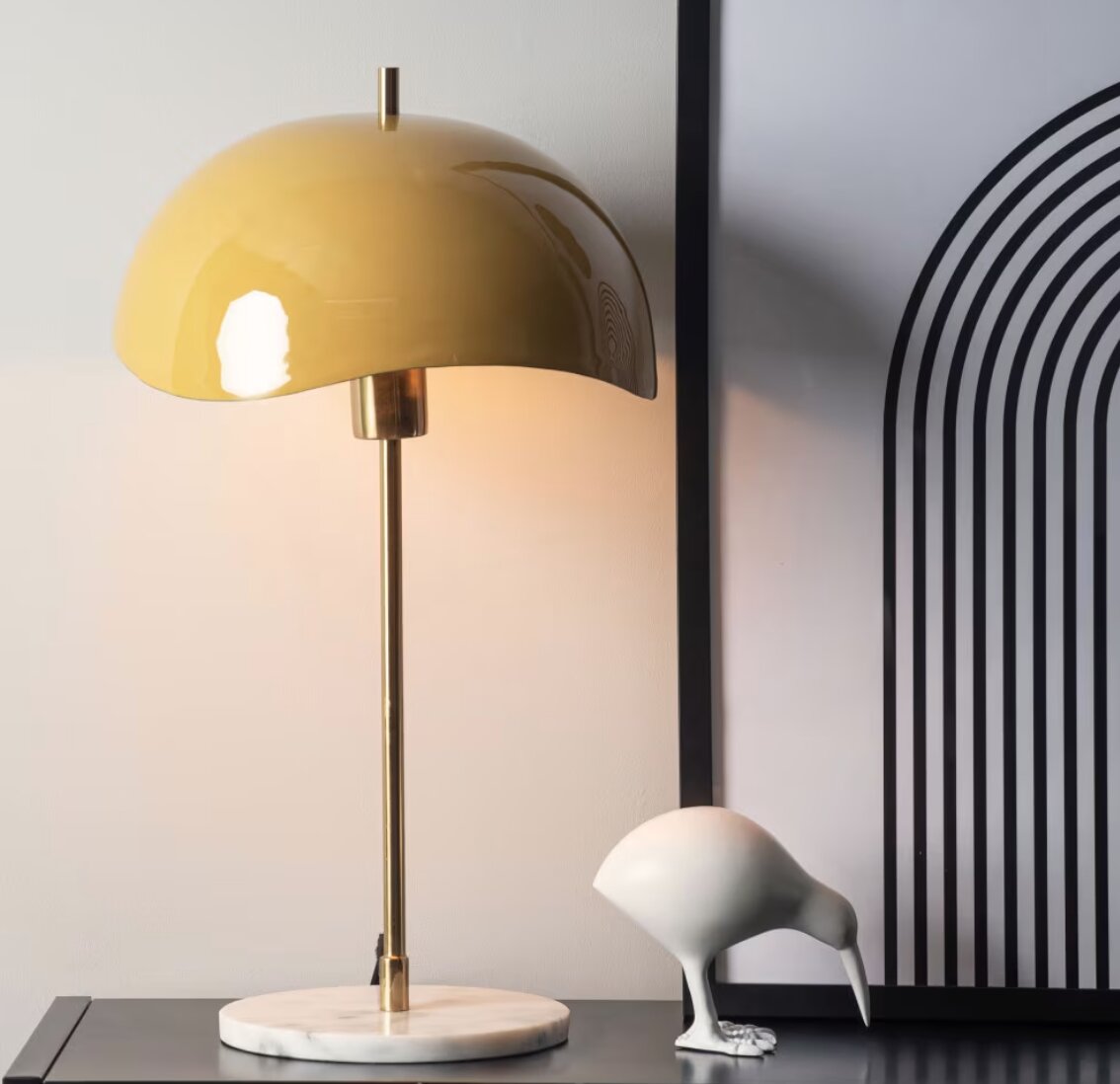 lampe en métal jaune pour une décoration automne
