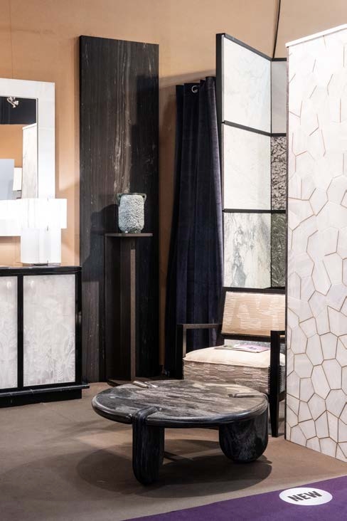 Mobilier et paravent en matériaux naturels présentés au salon Maison&Objet 2026 dans l’espace Manufactures d’Excellence