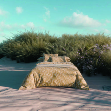 linge de lit aux tons naturels dans une ambiance estivale et sauvage