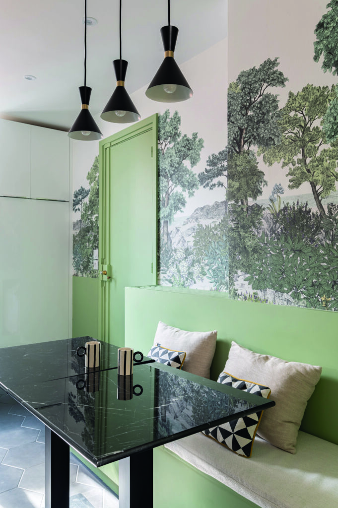 Banquette verte et papier peint panoramique, projet Boulogne