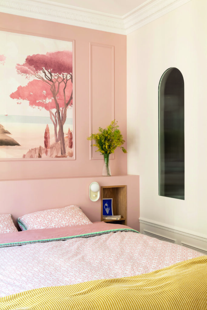 Chambre rose poudré et fresque paysage, projet Sweet Bloom