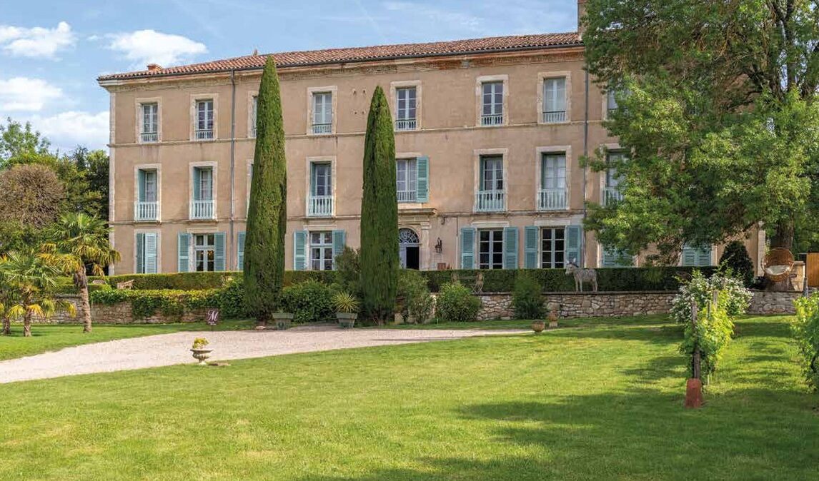 La façade du Domaine de La Monestarié, chambres d'hôtes dans le Tarn