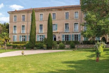 La façade du Domaine de La Monestarié, chambres d'hôtes dans le Tarn