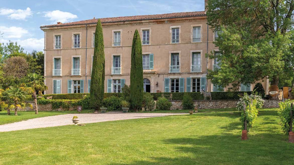 La façade du Domaine de La Monestarié, chambres d'hôtes dans le Tarn